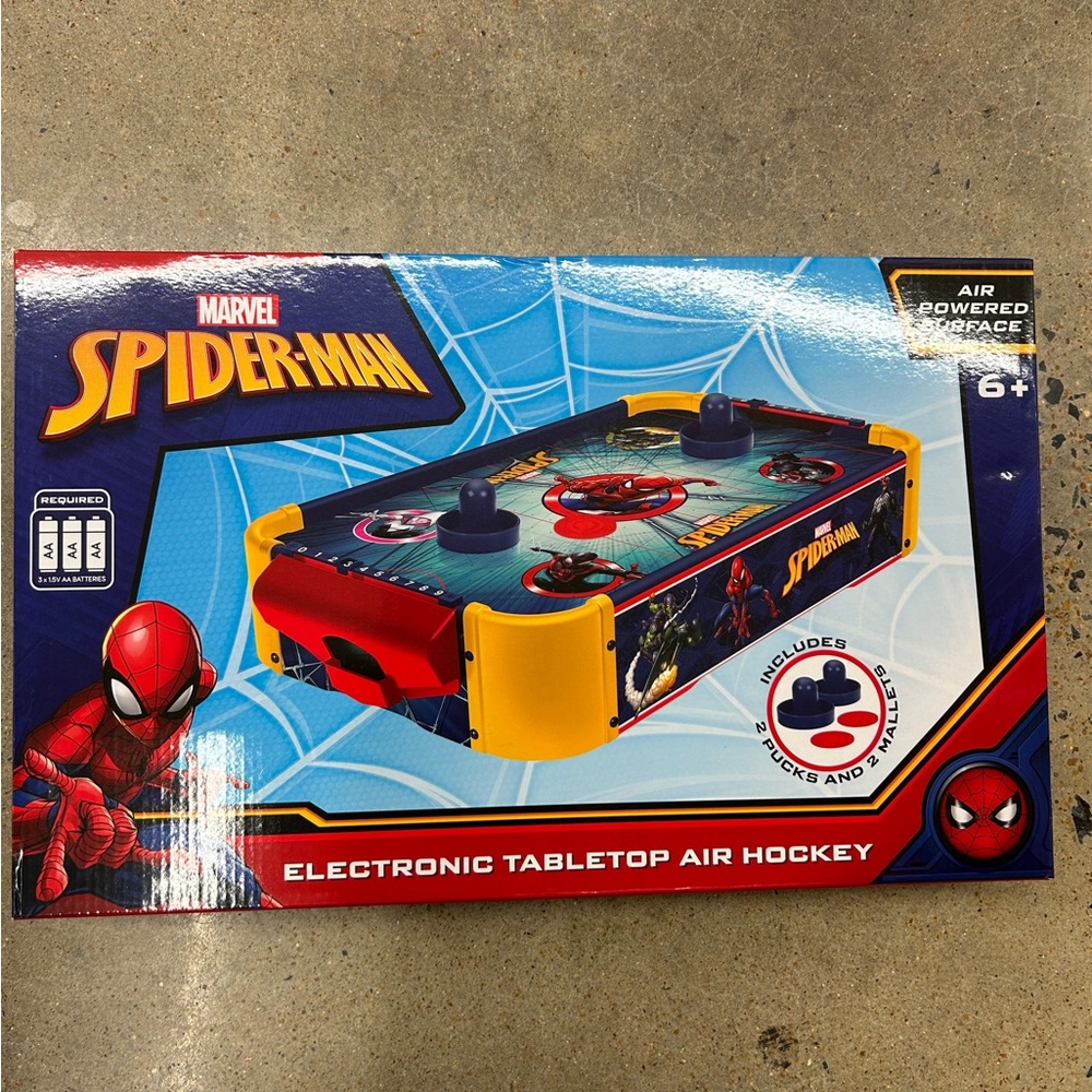 NWT Marvel Spider-Man Electronic tabletop Air Hockey